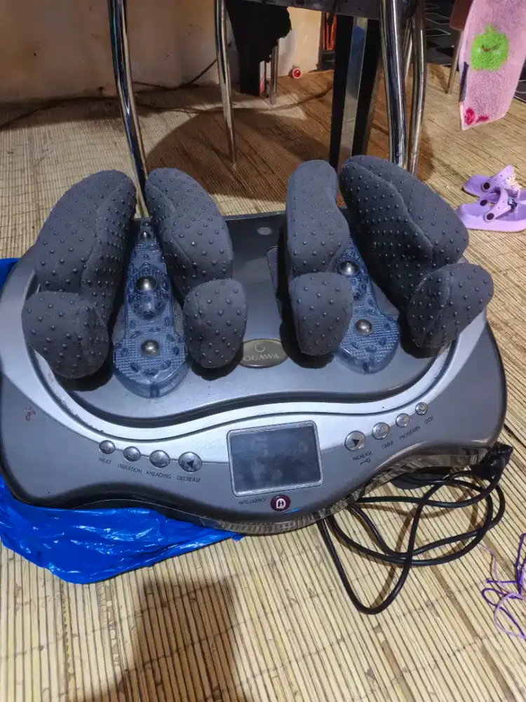 Alat pijat kaki Ogawa
