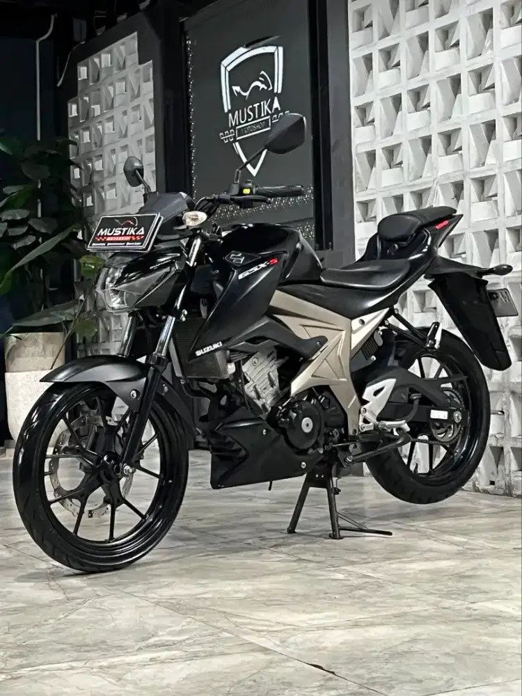SUZUKI GSX S 150 2017 - Chintia Mustika