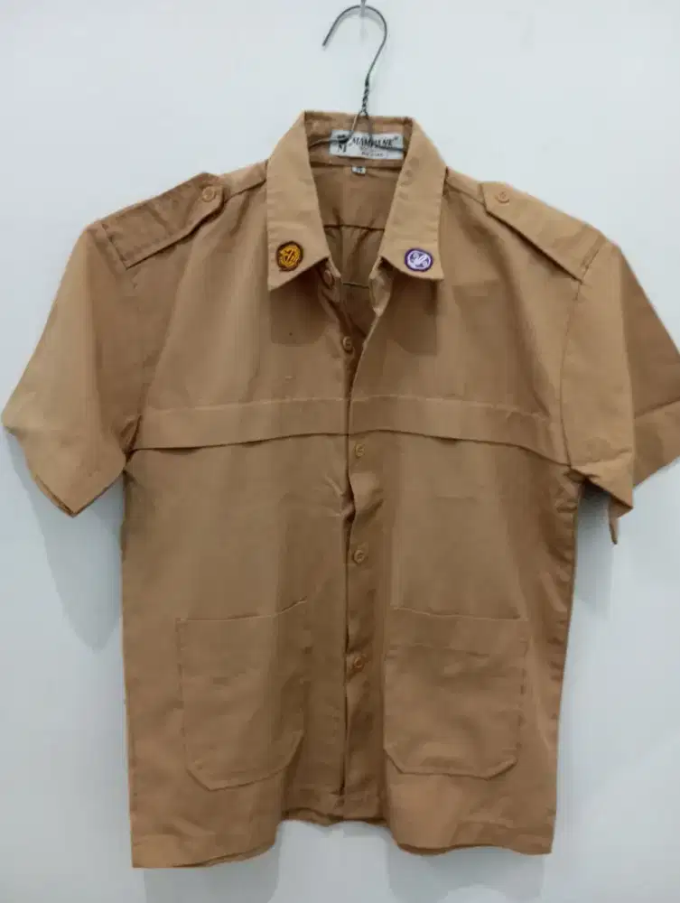 Baju seragam pramuka wanita