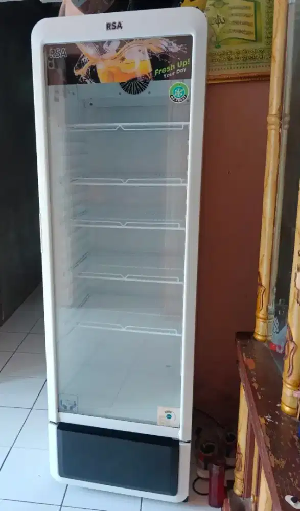 Dijual cepat show case RSA