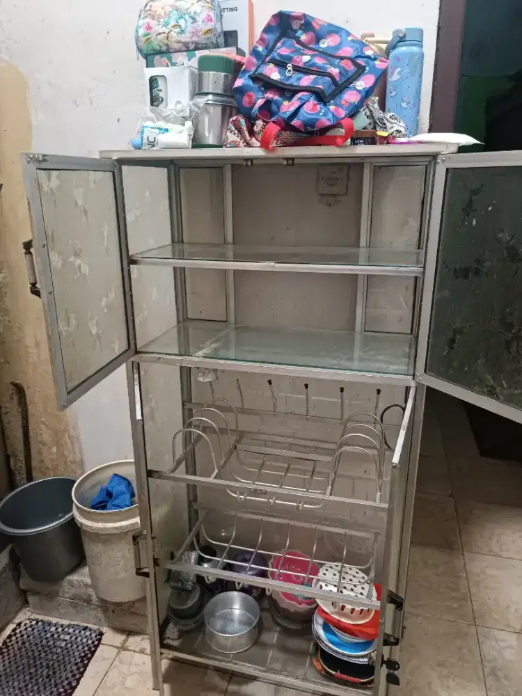 Rak piring kaca aluminium