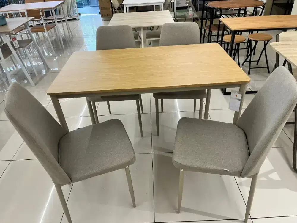 CEPAT HABIS! PROMO BESAR SET MEJA MAKAN / 4 KURSI + 1 MEJA
