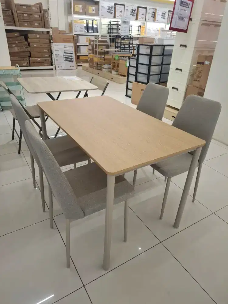 Meja Makan Set 4 Kursi