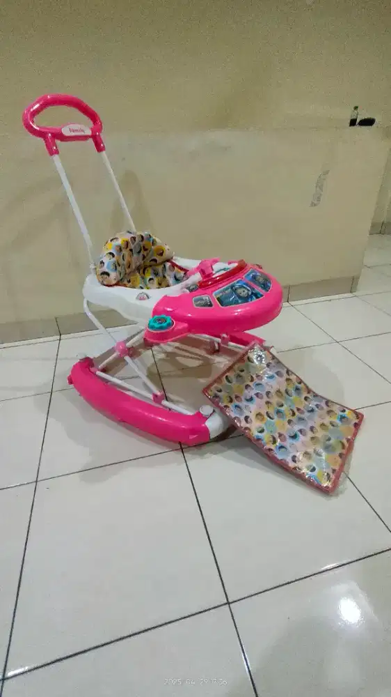 Di jual baby walker