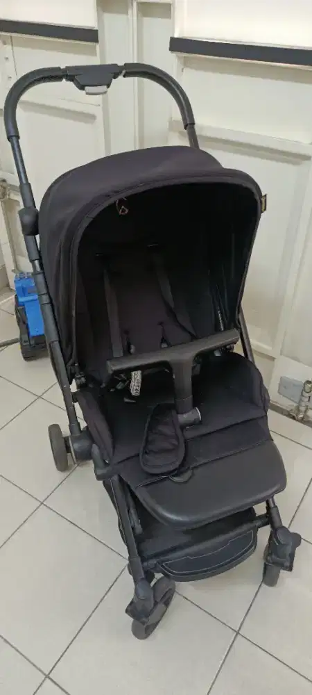 Stroller cocolatte versee warna hitam