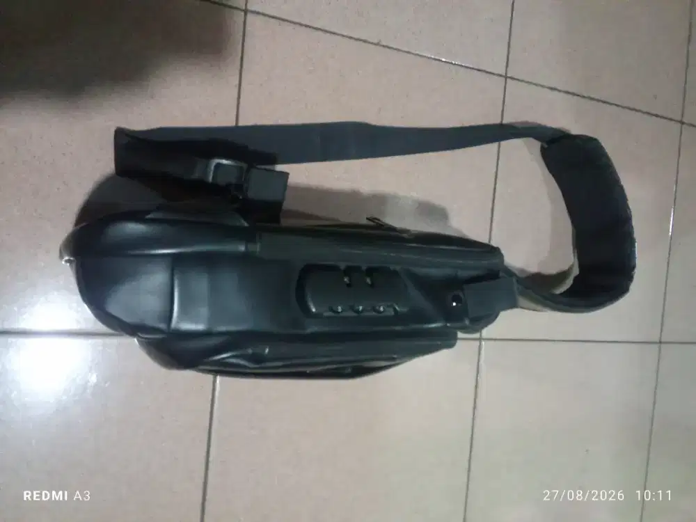 Jos tas slempang pria