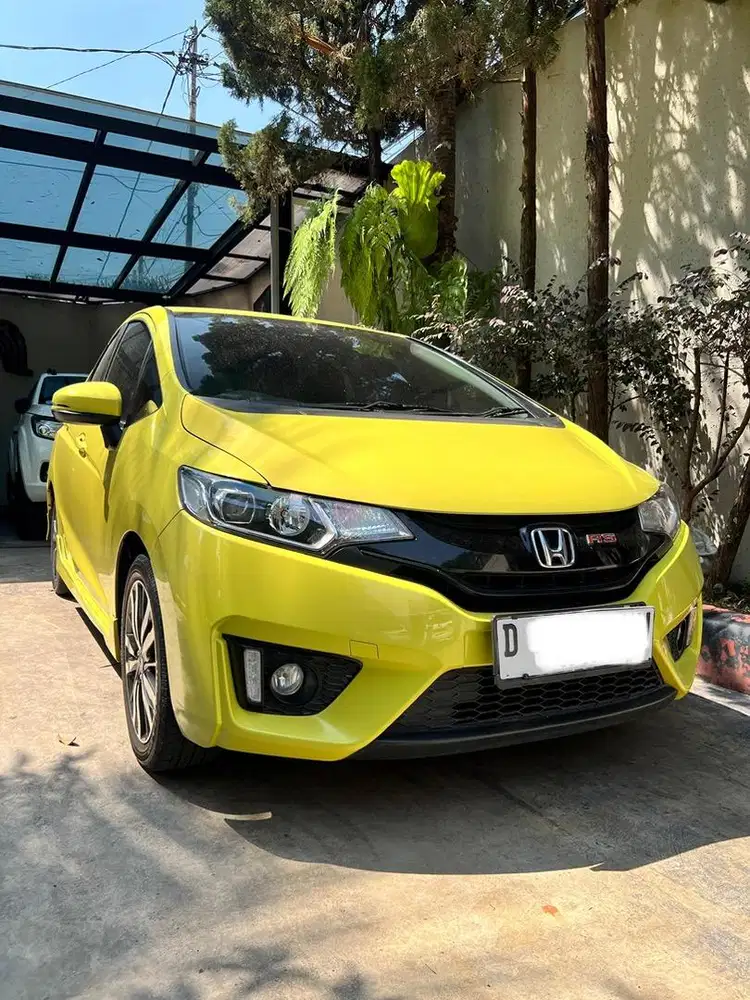 Honda Jazz RS at 2014 kuning
