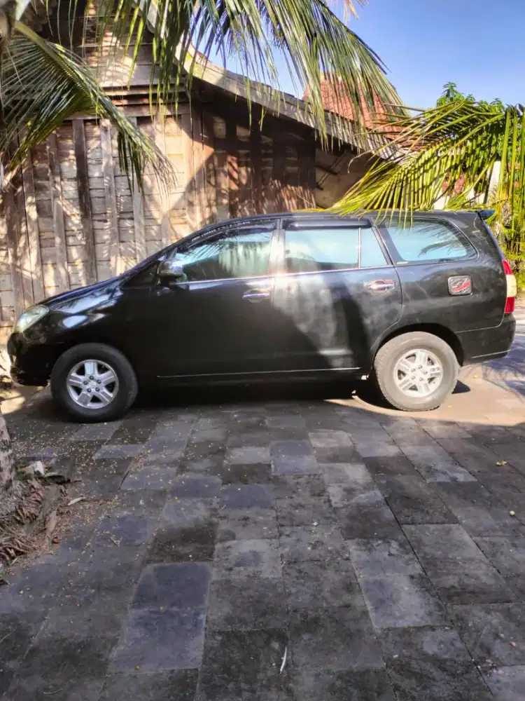 Jual innova bensin 2005 bensin AT kondisi istimewa hitam