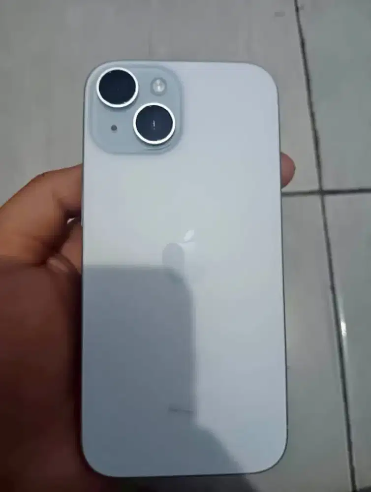 iPhone 15 basic 128gb like new iBox