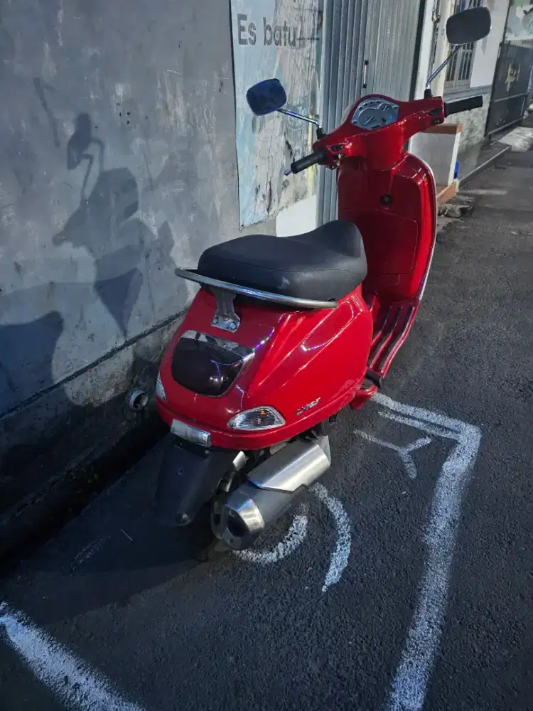 Vespa LX125 IGET low KM