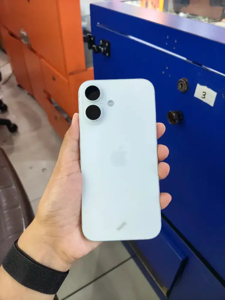 Seken Iphone 16 128gb garansi on Februari 2027