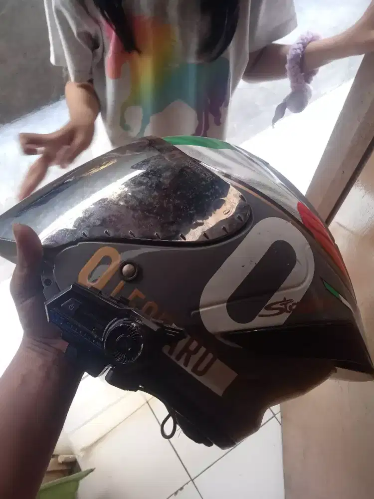 Helm js kondisi mulus