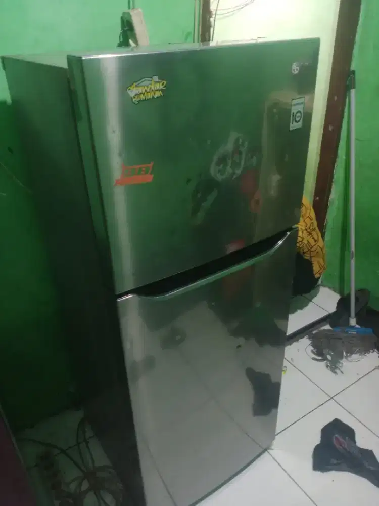 Kulkas 2 pintu inverter LG