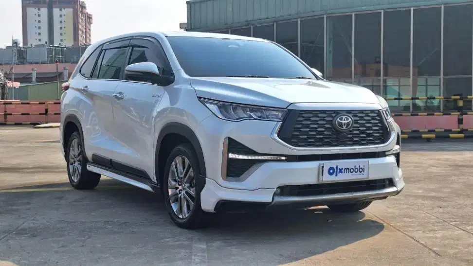 Toyota Kijang Innova 2.0 Zenix Q HV CVT TSS Modellista Hybrid-AT 2023