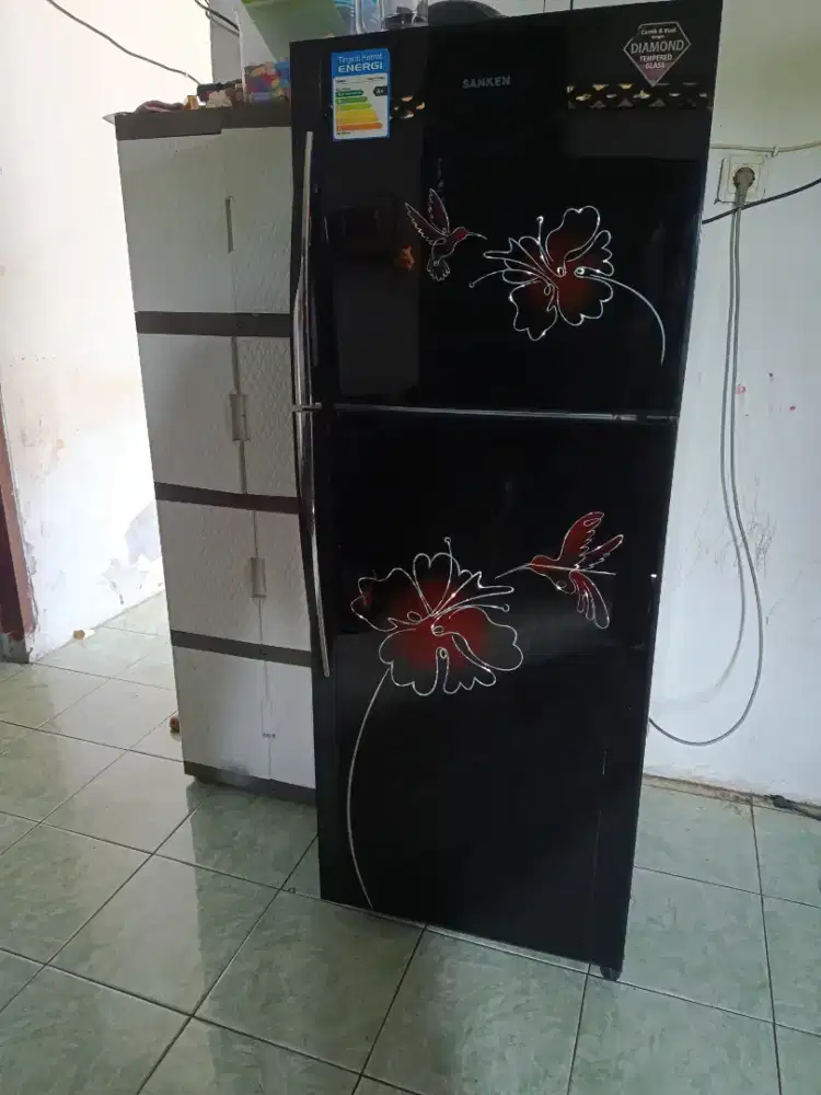 Kulkas sanken 2 pintu