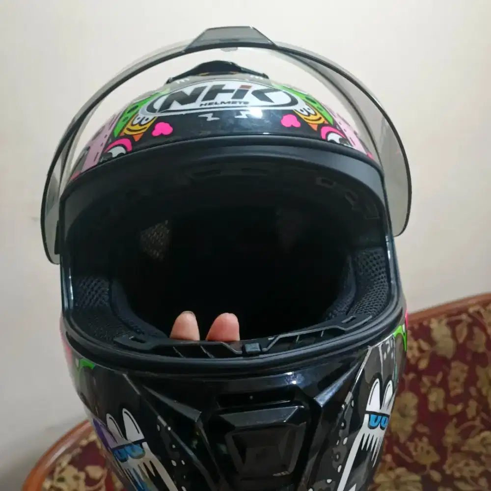 HELM NHK warna pink