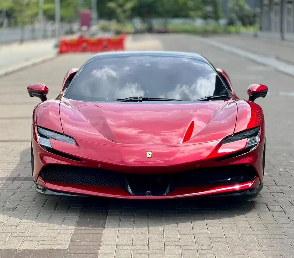 Ferrari SF90 SF 90 Spider Hybrid 2022 pk 2023 Low KM Murah Bekas Merah