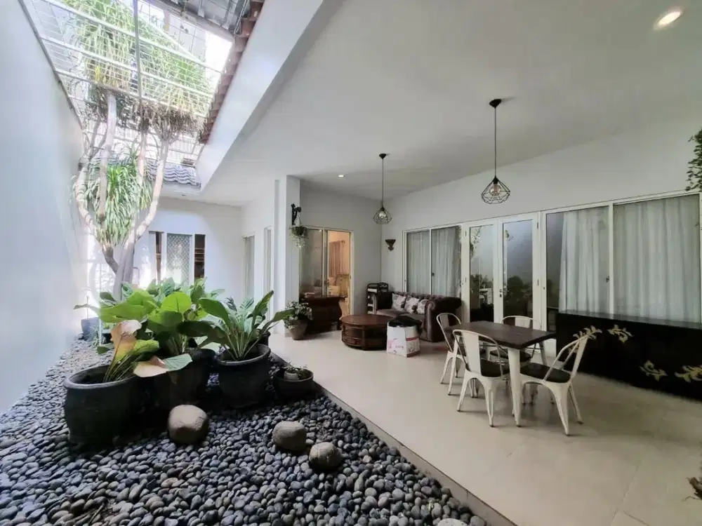 Dijual Rumah Cantik di Dalam Cluster Sektor 7 Bintaro Jaya Tangsel Kondisi Terawat Siap Huni GB-19064