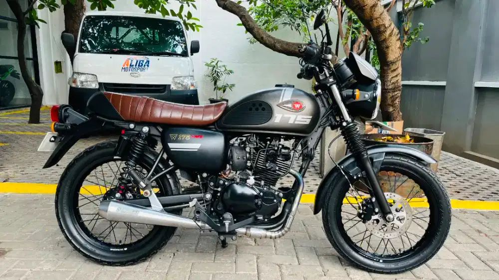 Kawasaki w175 cafe