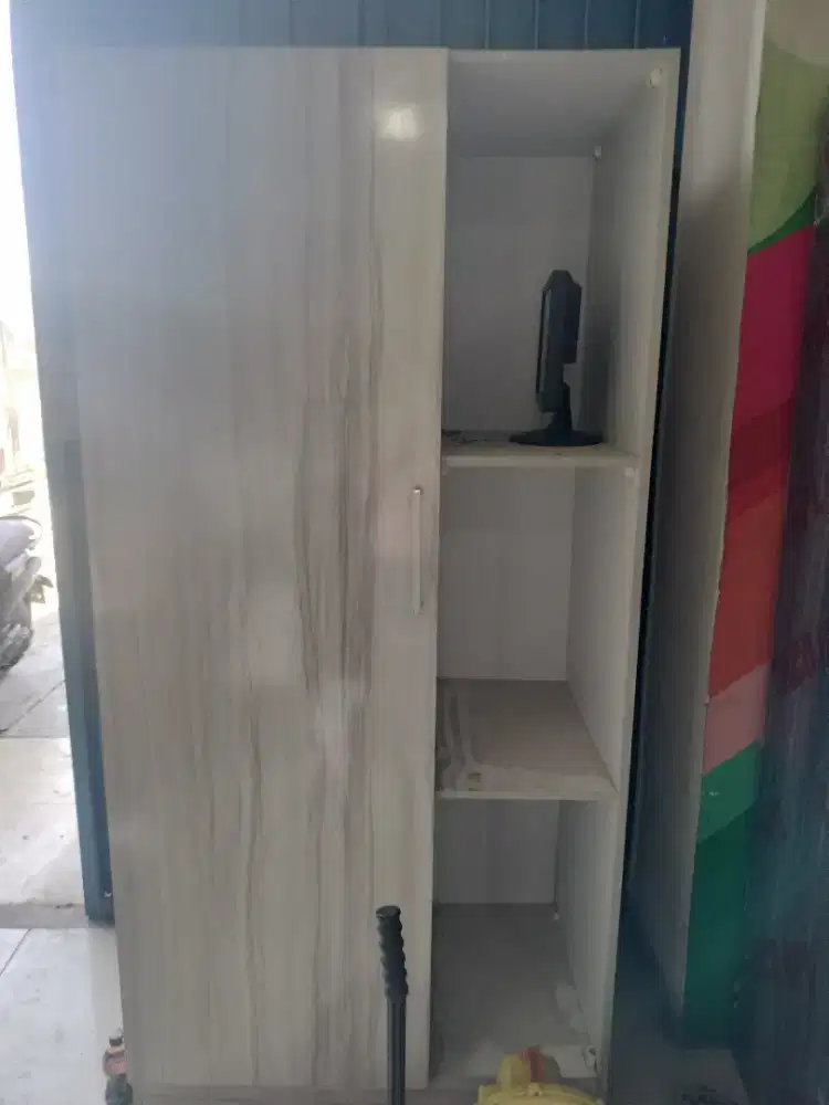 Jual lemari baju cocok buat kos-kosan