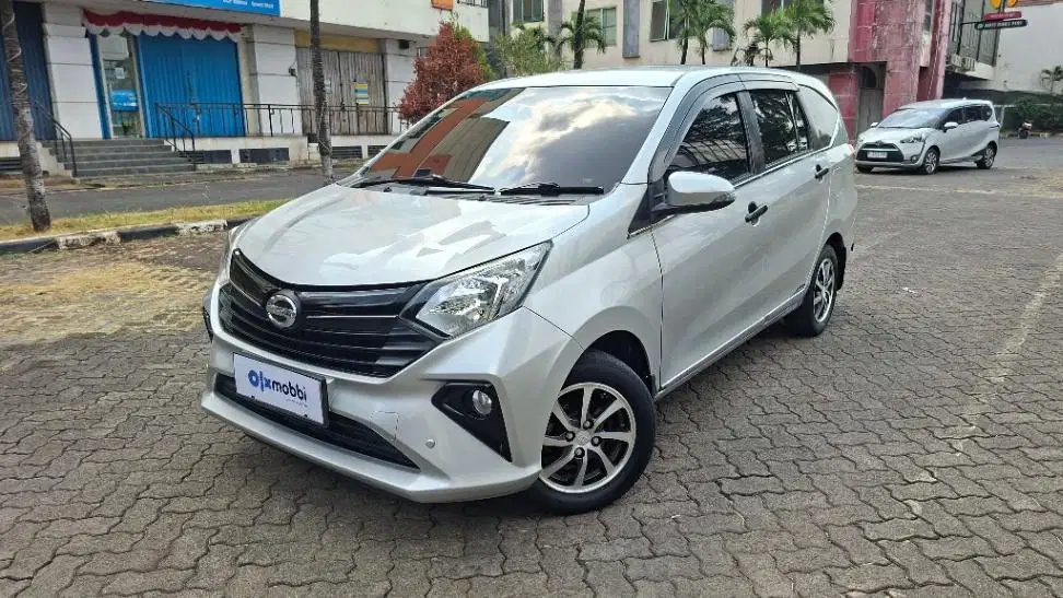 Daihatsu Sigra 1.2 R Bensin AT 2017 Silver