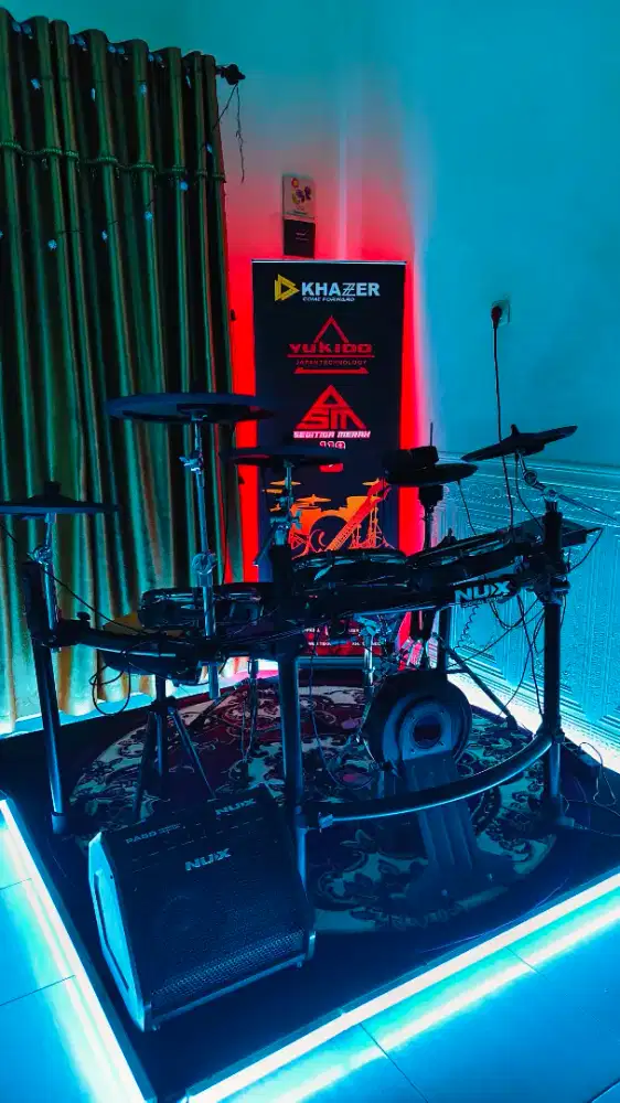 DRUM NUX DM 8 PAKET SUPER LENGKAP SESUAI DI GAMBAR, PANGGUNG, AMPLI