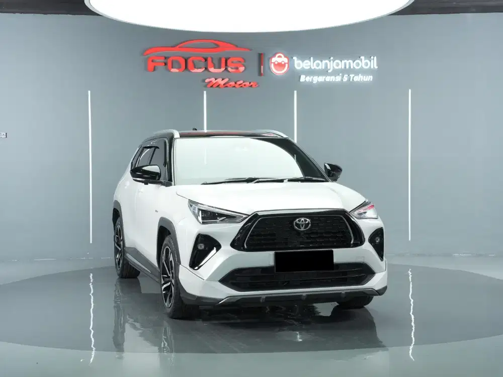 Km 26rb toyota yaris cross hybrid gr 2023 putih two tone pajak panjang