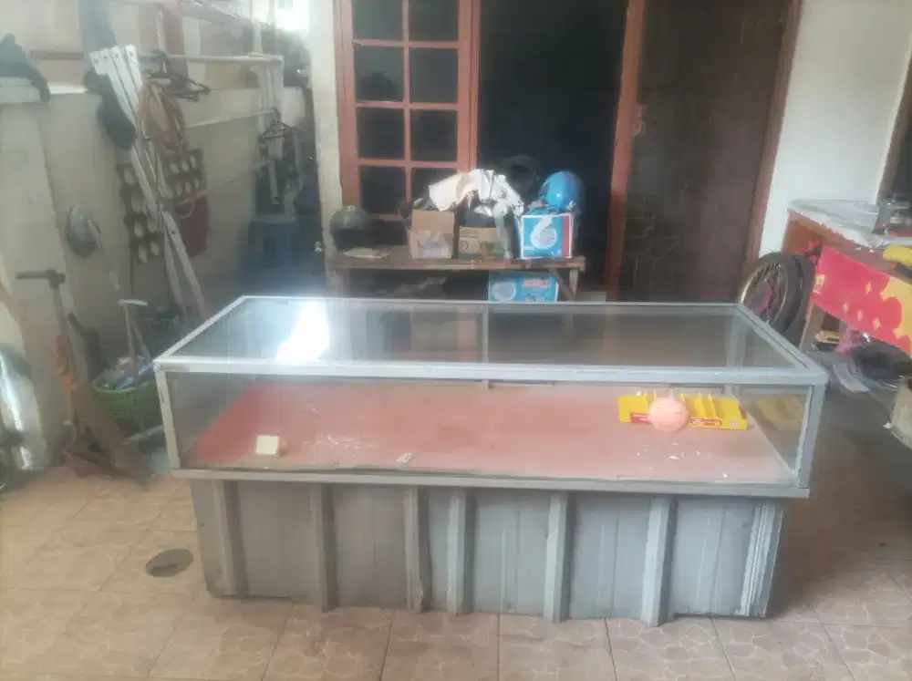 Etalase konter hp