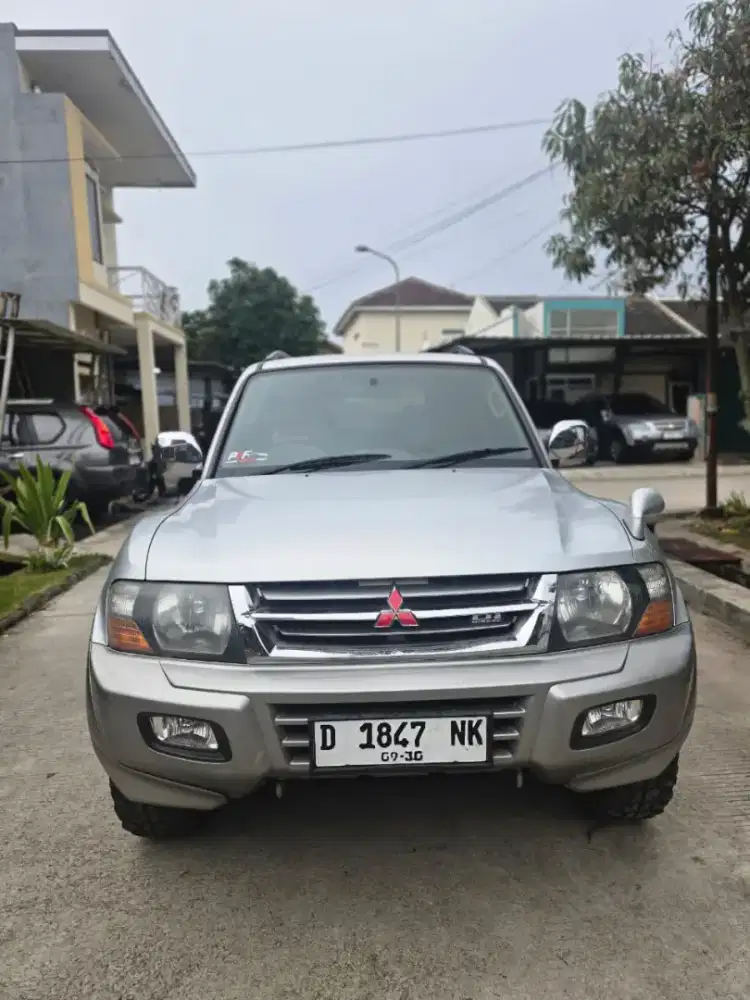 Pajero 3.2 DID 4x4 Matic Sunroof th 2000