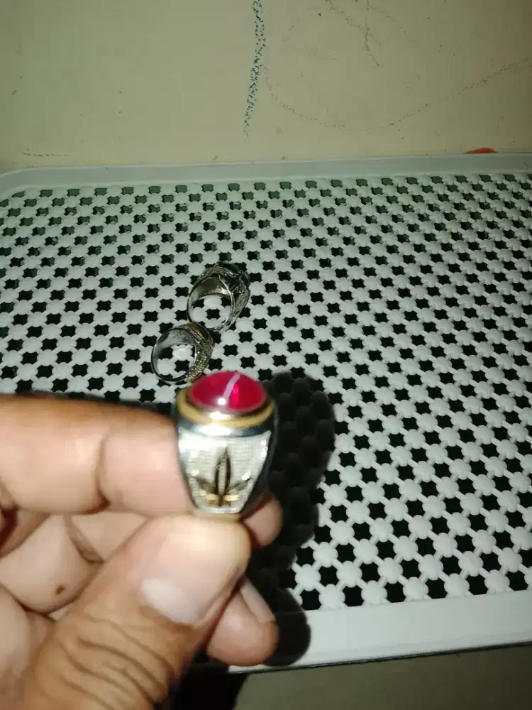 Cincin rubi kesayangan
