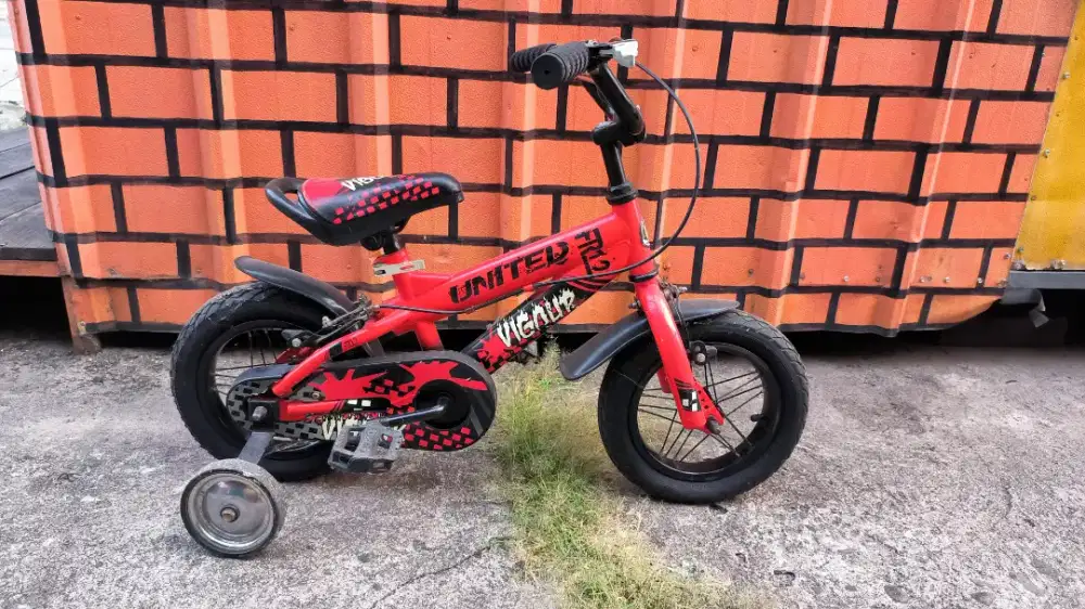 Sepeda BMX united vigour fr12