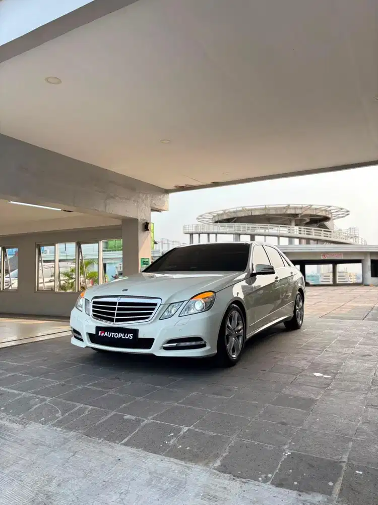 Km 40rb Mercedes-Benz E300 AVG 2012