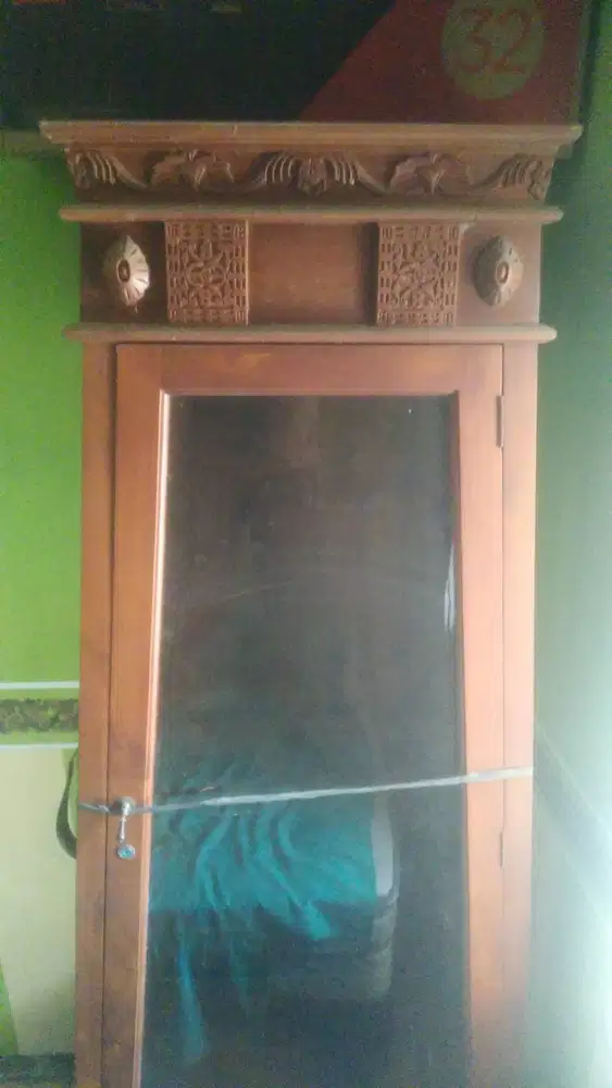 Lemari pajangan/hias jati