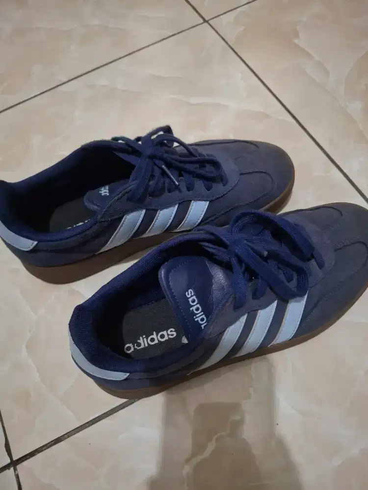 Sepatu Adidas Blue