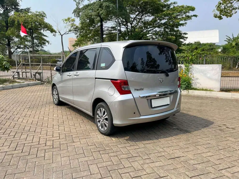 HONDA FREED E PSD At 2013 Silver