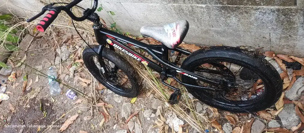 Sepeda BMX UK 18