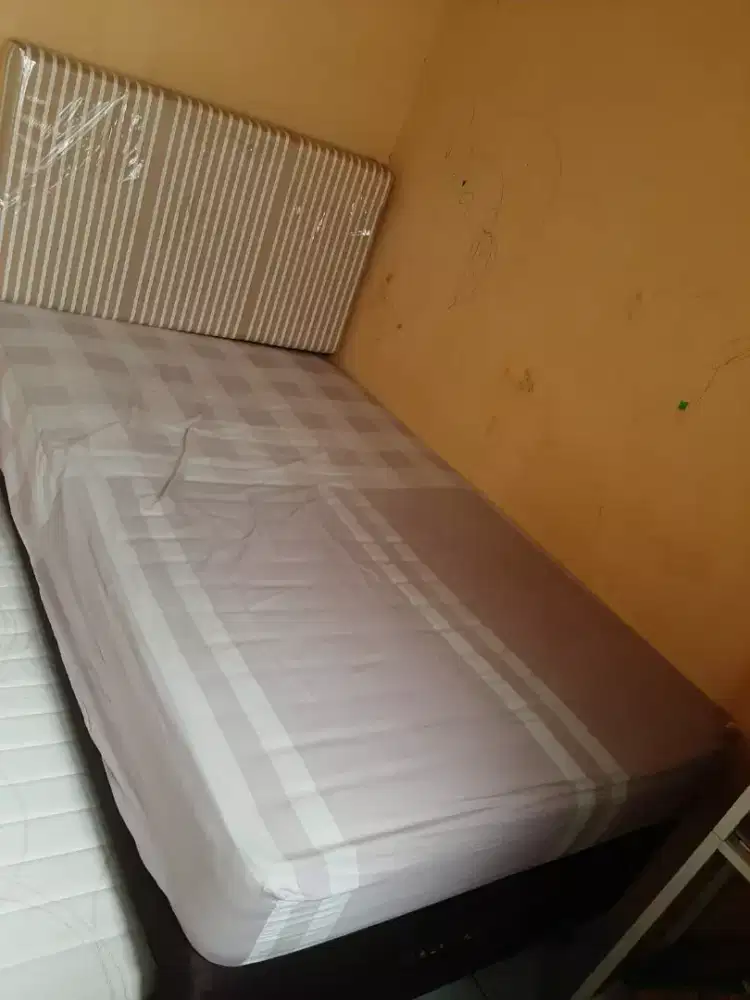 tempat tidur double bed