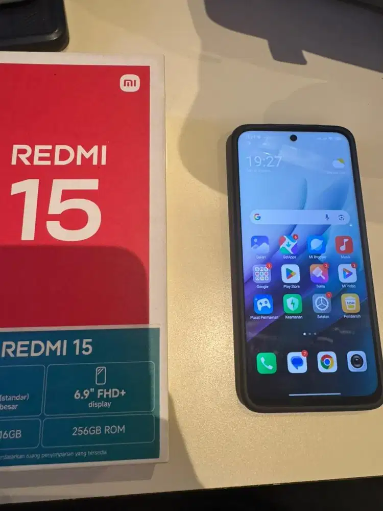 redmi 15 8/256gb masih baru semua