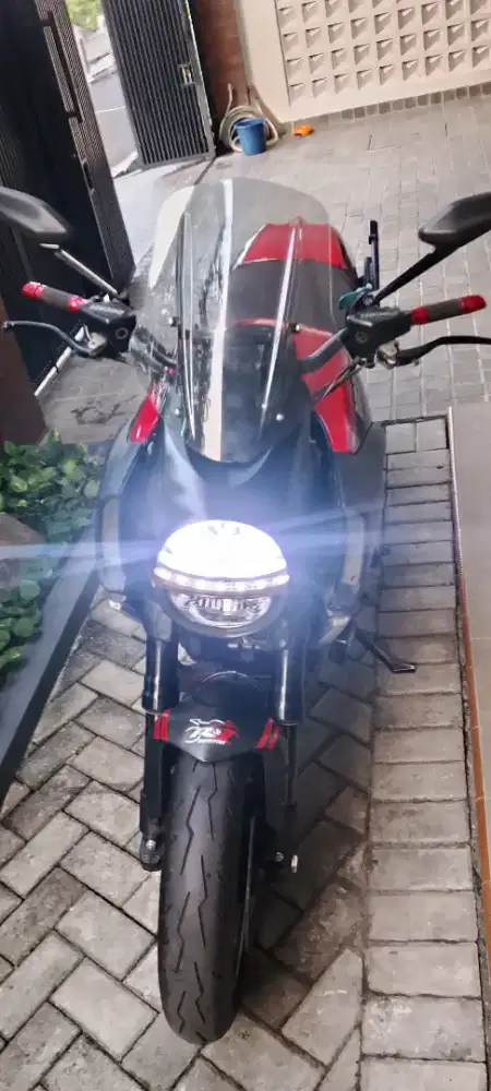 Ducati Diavel Carbon Red