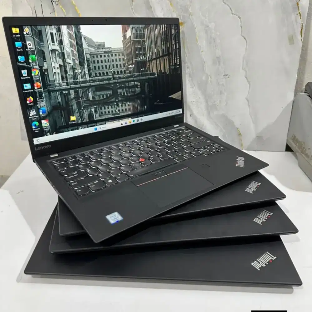 Lenovo X1 Carbon — Teman Kerja Profesional yang Ringan & Powerful!