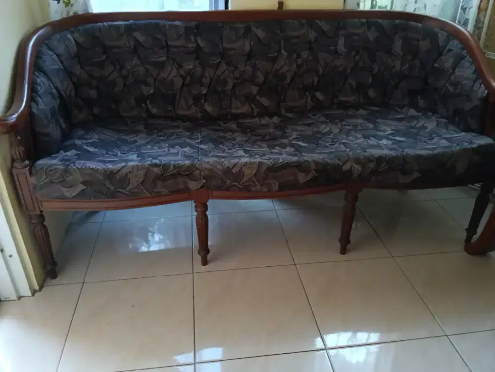 1 Kursi panjang bekas