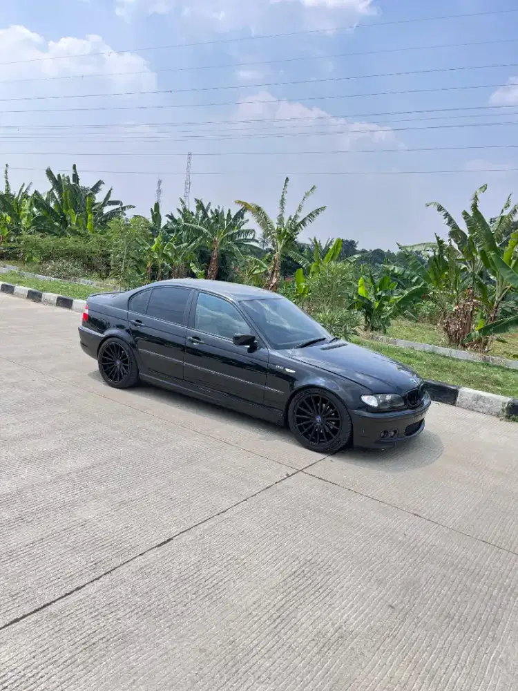 BMW e46 318 N42 tahun 2004 AT black on beige jual cepaat