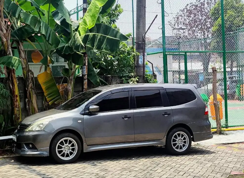 Nissan Grand Livina 1.5 2013 SV