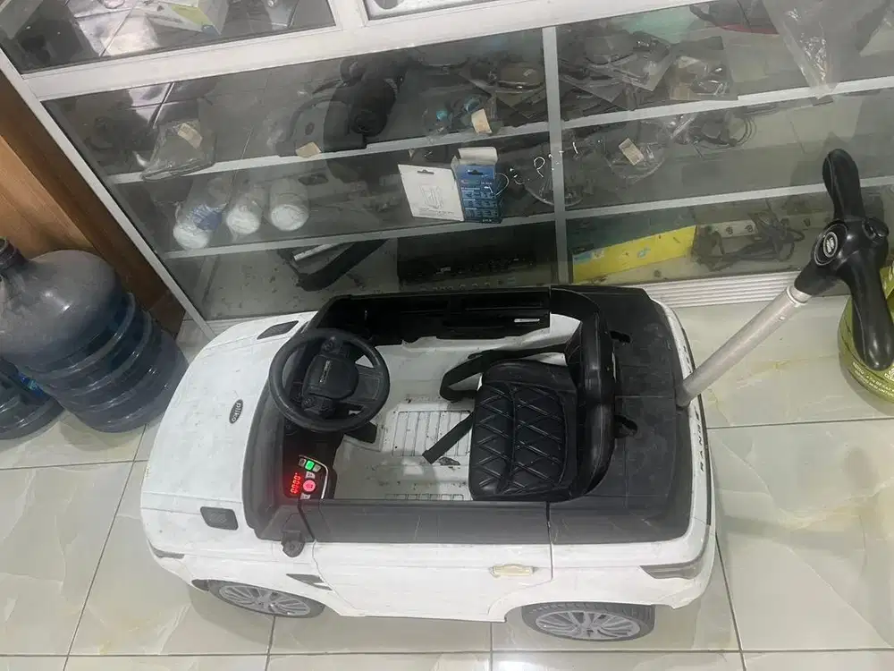 Mobil aki anak second