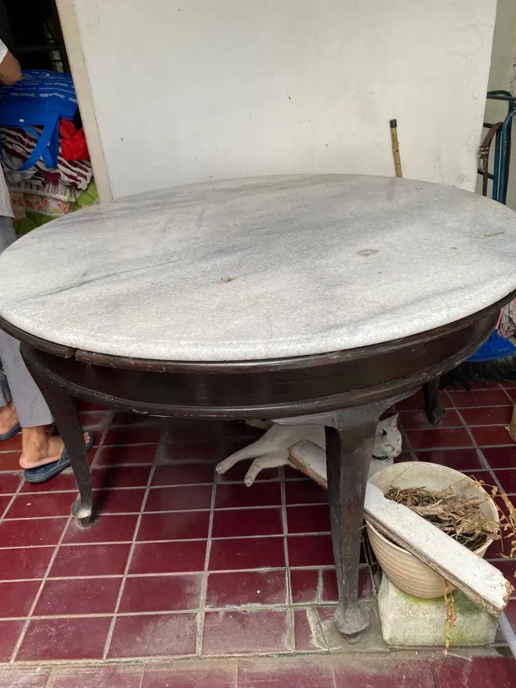 ​Meja Bulat Marmer Antik / Meja Makan Minimalis Second Berkualitas