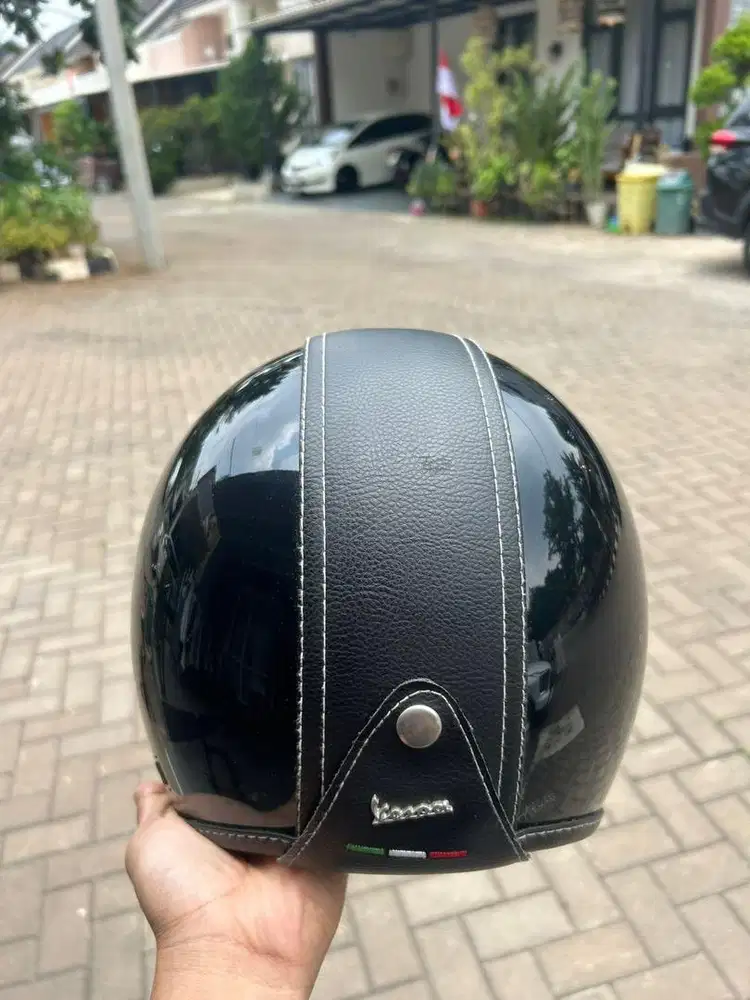 JUAL CEPAT HELM VESPA ORI
