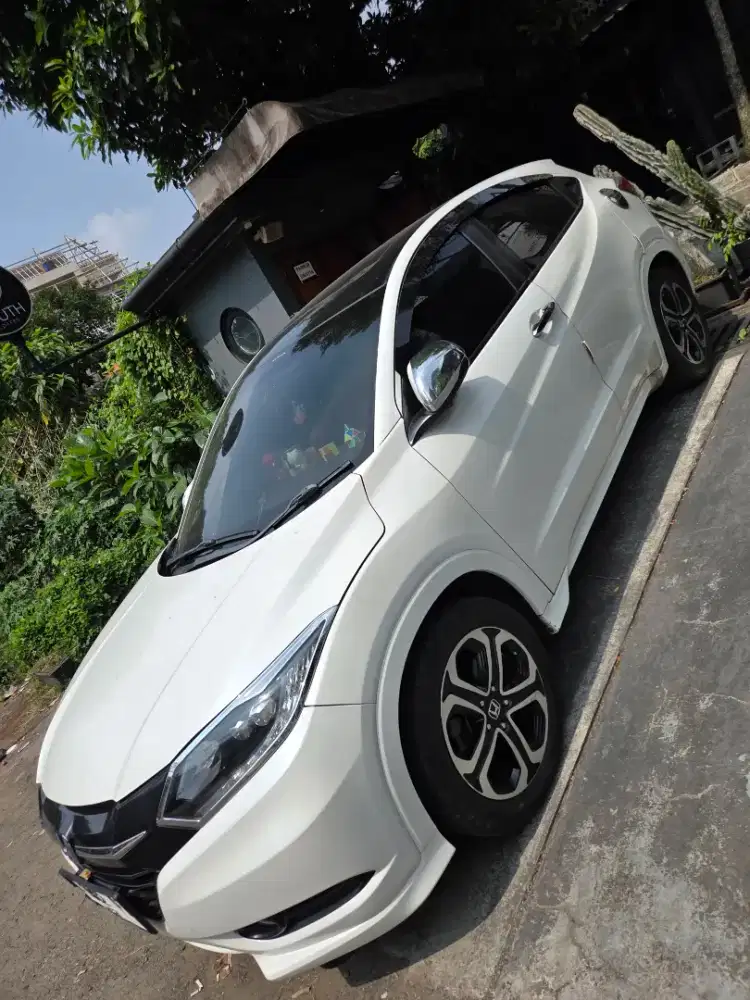 Honda HRV 1.8 Prestige AT 2015 – Putih Mulus, Siap Pakai!