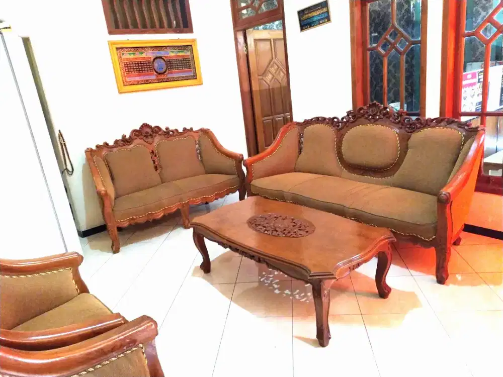 DIJUAL KURSI TAMU
