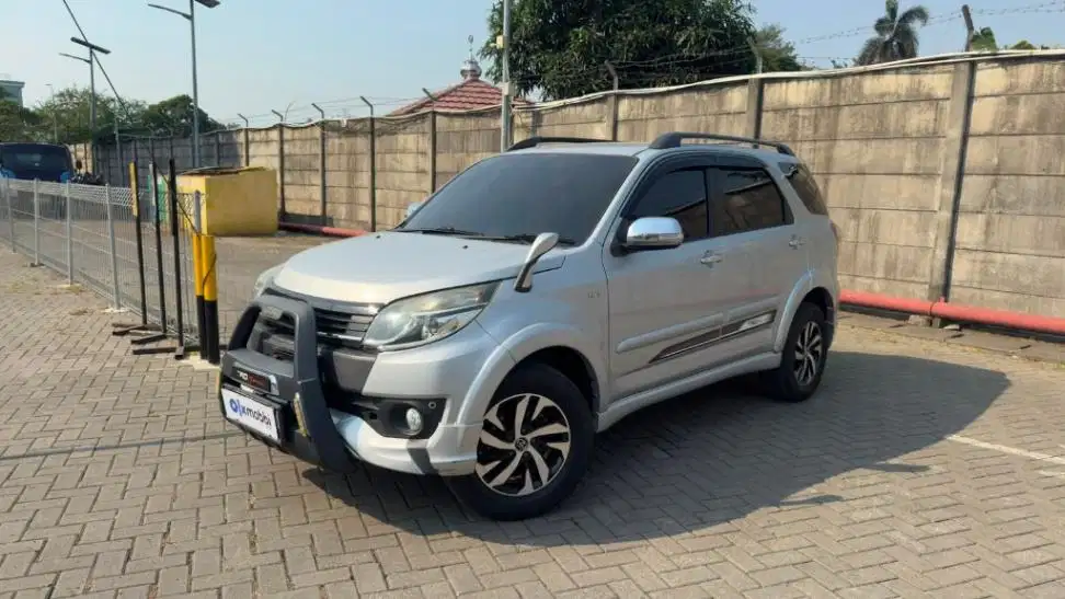 TERMURAH Toyota Rush 1.5 TRD Sportivo Bensin-AT 2015 BMM B