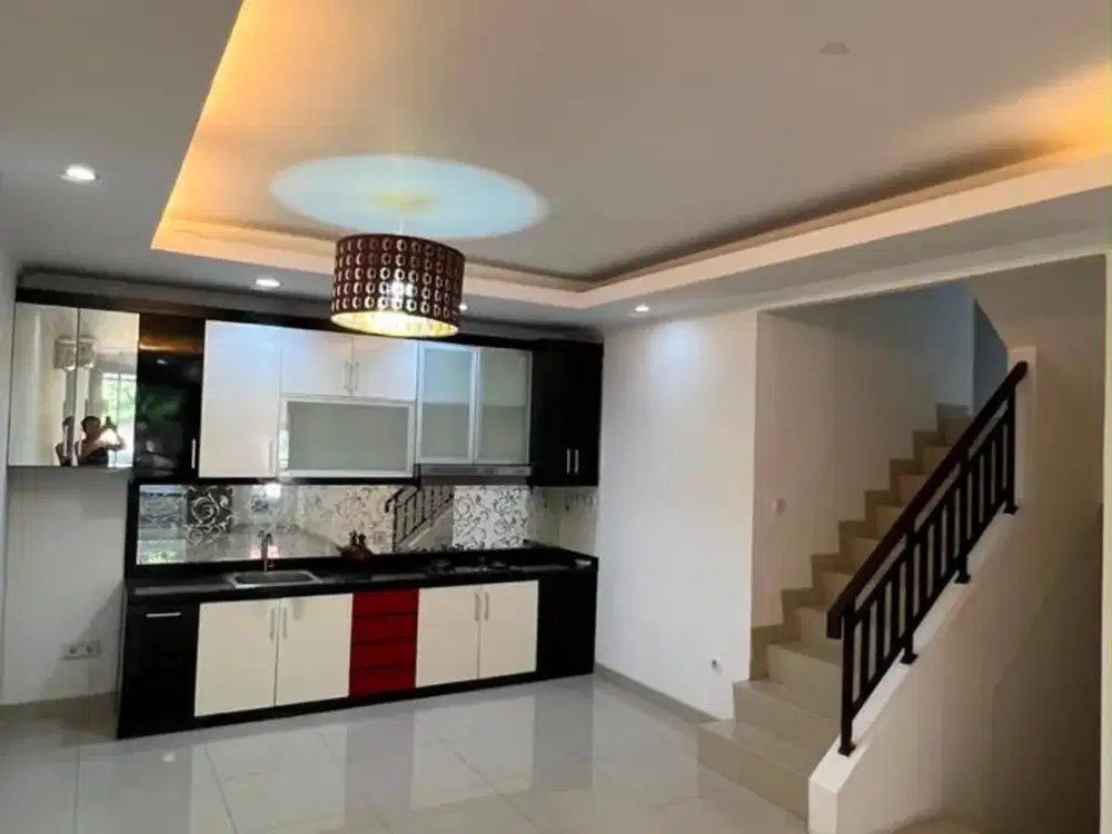 Dijual Rumah PIK 1 Bahtera Permai Kayara, 2,5 Lantai, 7x15 m, 3 KT, 3 KM, Semi Furnished, SHM, Rp 4.8 M Nego